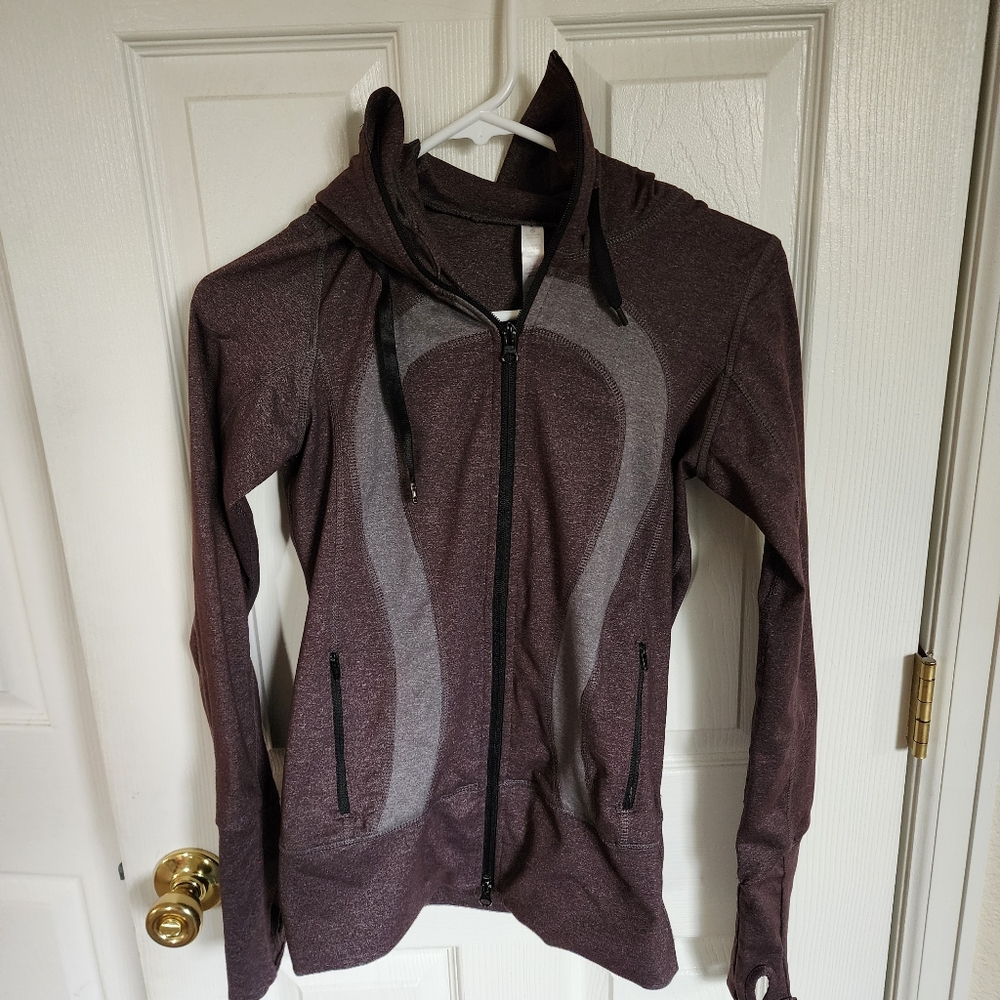 Lululemon Gray Jacket with Hood Size Small/6